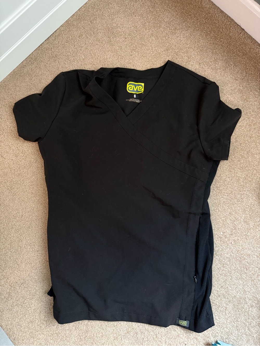 Ave Black Short Sleeve V-Neck Scrub Top